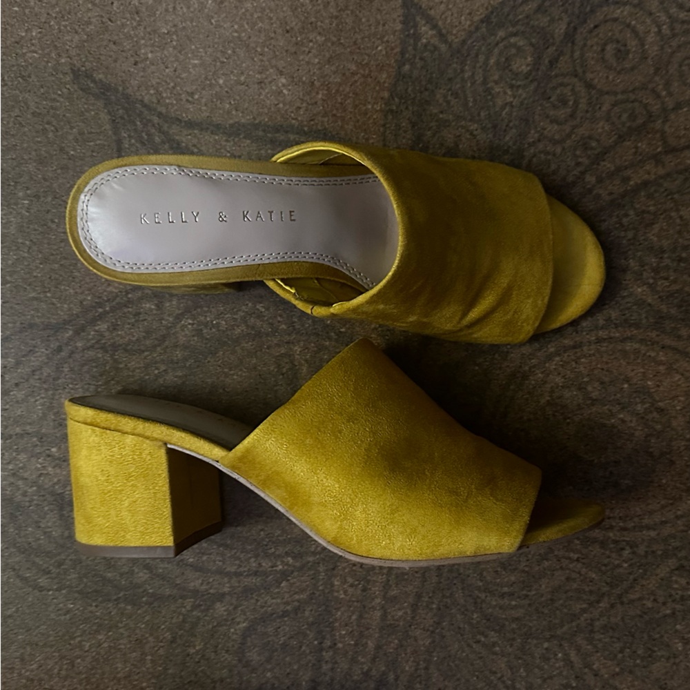 7.5 sandals - Kelly & Katie